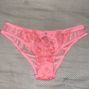 2x1 Victoria’s Secret “Cheekini” Underwear